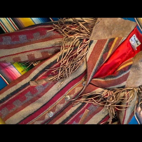 Pioneer wear vintage colorful southwestern print wool and suede fringe jacket - Picture 9 of 14